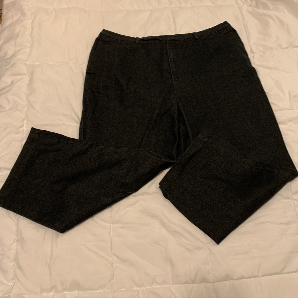 ELLEN TRACY COMPANY BLACK DENIM HIGH RISE WIDE LEG STRETCHY DENIM size 22